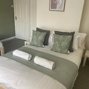 https://wilton-perfect-home-for-contractors-private-large-drive.hotels-newcastle-upon-tyne.com